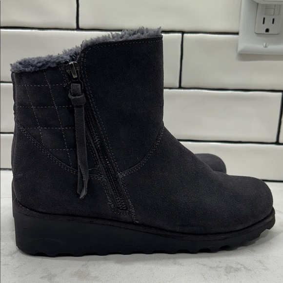 BearPaw Megan Women's Cozy Grey Smoke Leather Suede Ankle Booties NWOT - Picture 9 of 13